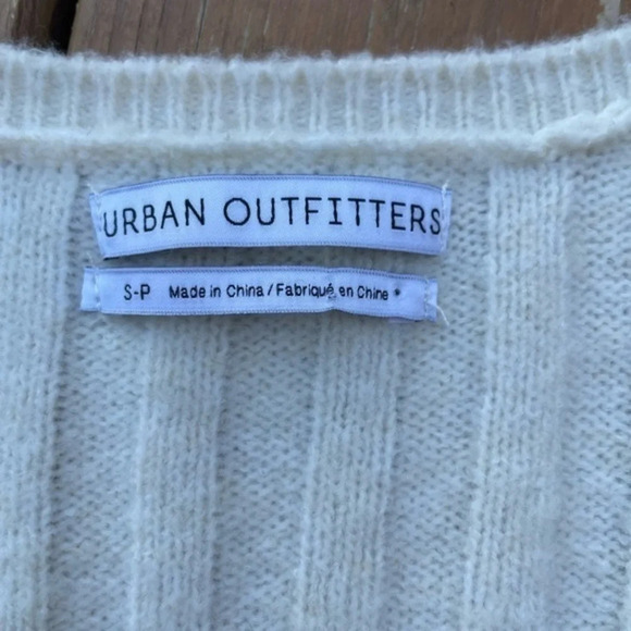 Urban Outfitters Cross Over Ribbed Cropped Sweater - Picture 12 of 14